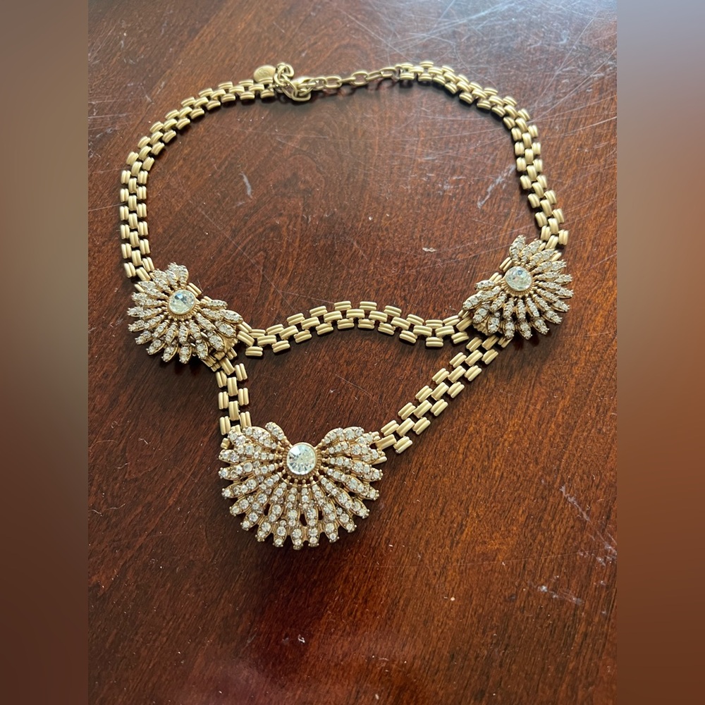 Elegant Gold Necklace with Crystal Accents